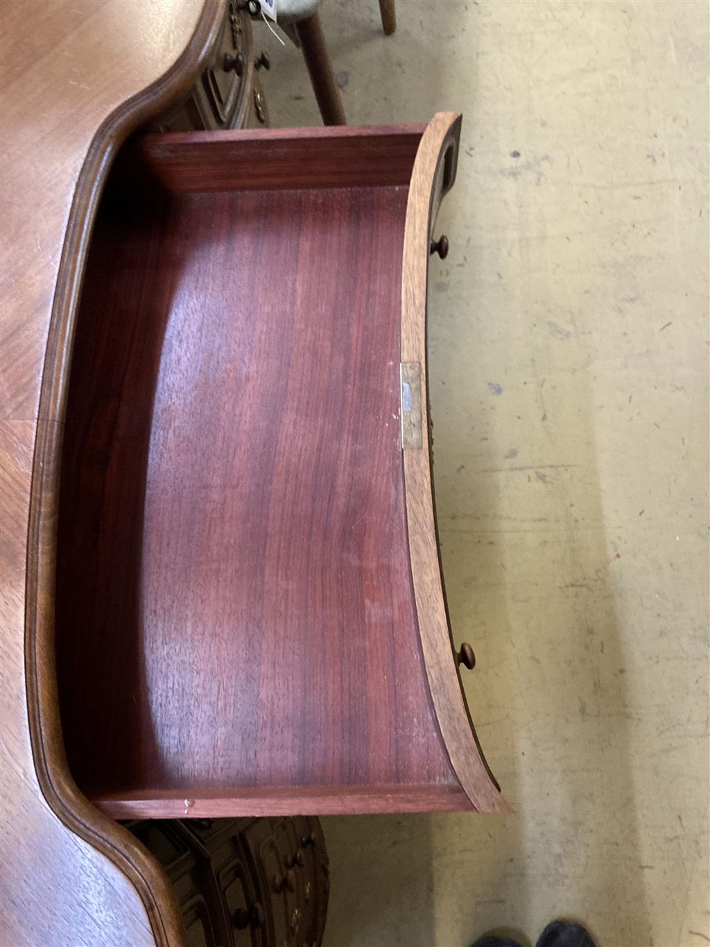 A French walnut kneehole dressing table, width 130cm, depth 58cm, height 78cm